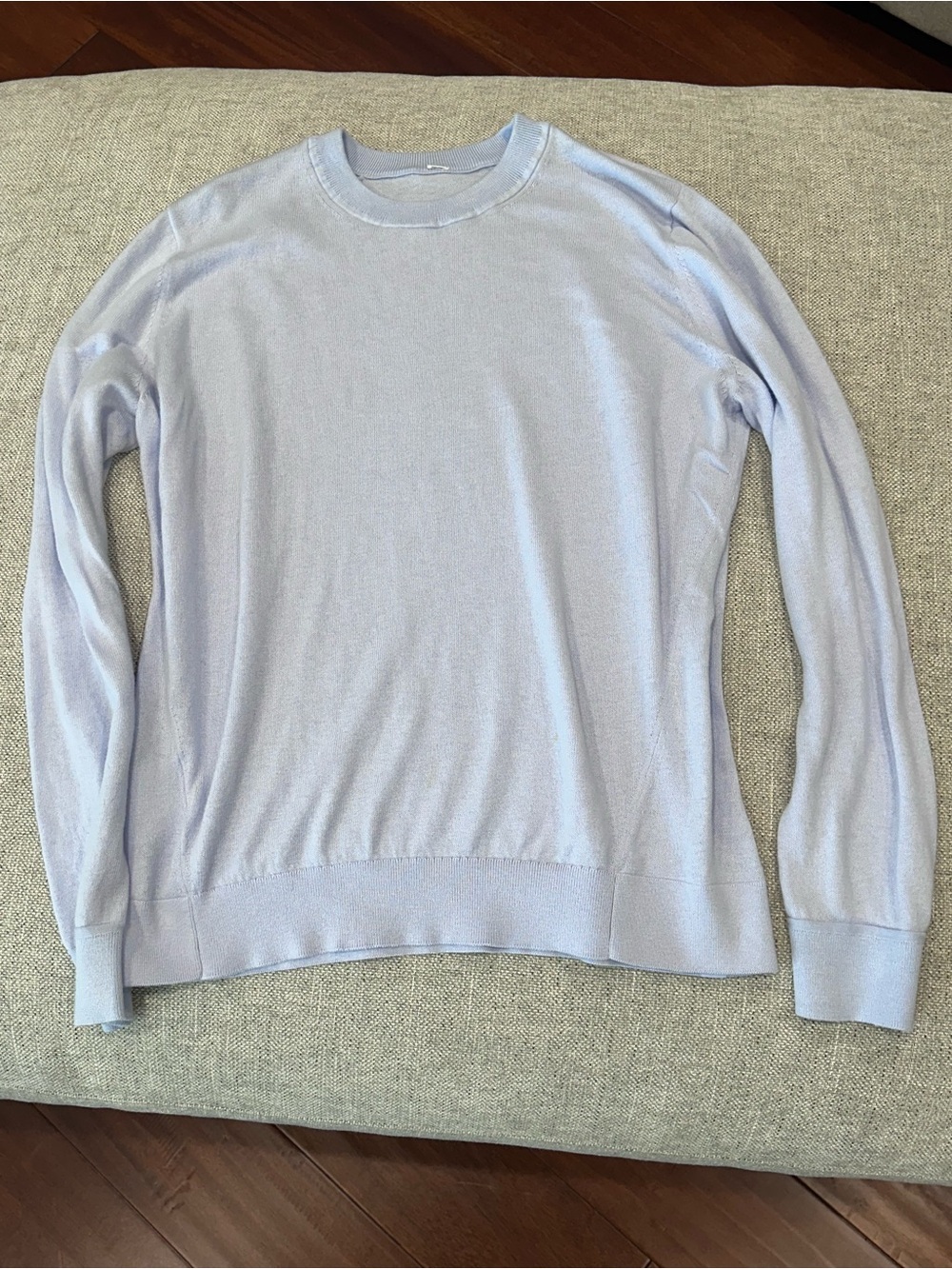 Lululemon women’s Crewneck Sweater in Light Blue.    Size 8.     Lightweight.